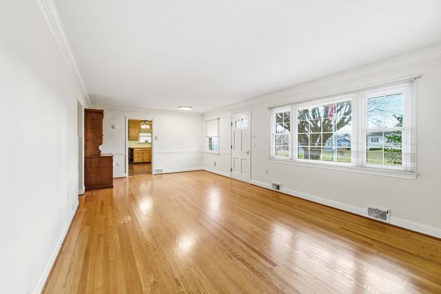 410 W NORTH ST, Woodstock, VA 22664