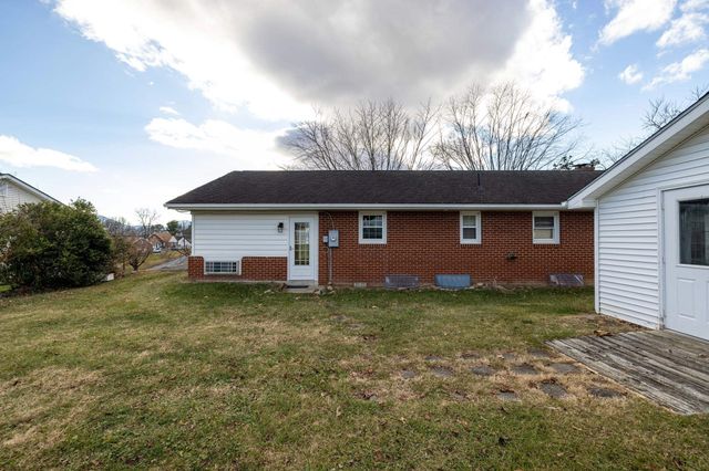 410 W NORTH ST, Woodstock, VA 22664