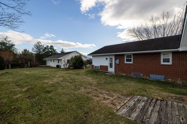 410 W NORTH ST, Woodstock, VA 22664