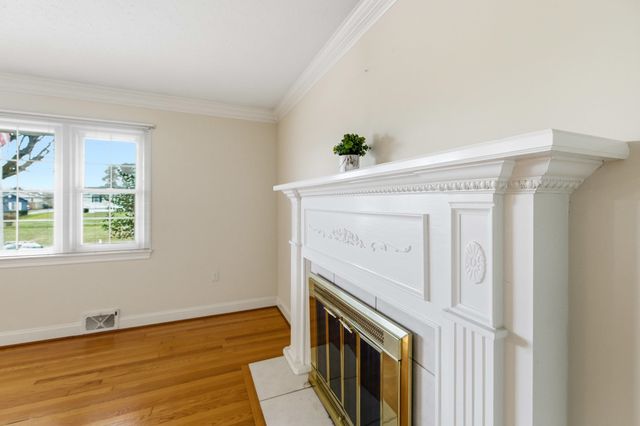 410 W NORTH ST, Woodstock, VA 22664
