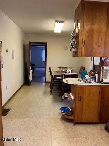 90 Tomhannock Road, Valley Falls, NY 12185