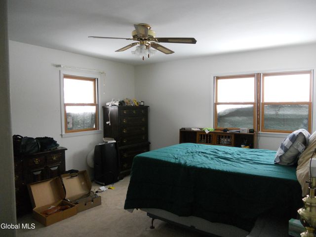 90 Tomhannock Road, Valley Falls, NY 12185