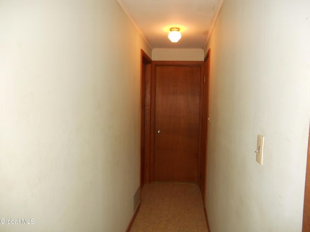 90 Tomhannock Road, Valley Falls, NY 12185