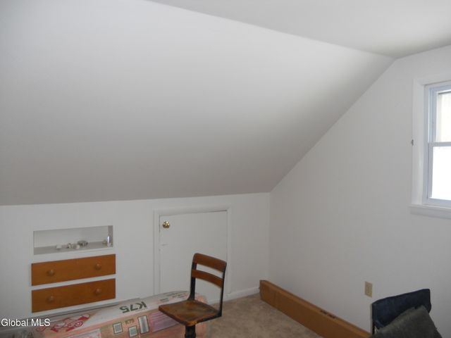 90 Tomhannock Road, Valley Falls, NY 12185