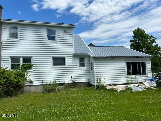90 Tomhannock Road, Valley Falls, NY 12185