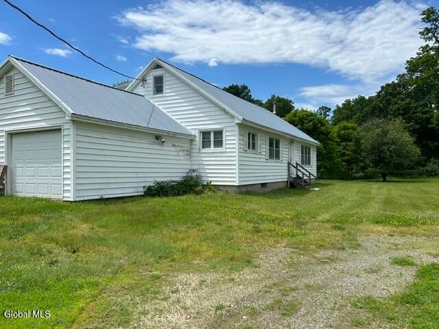 90 Tomhannock Road, Valley Falls, NY 12185