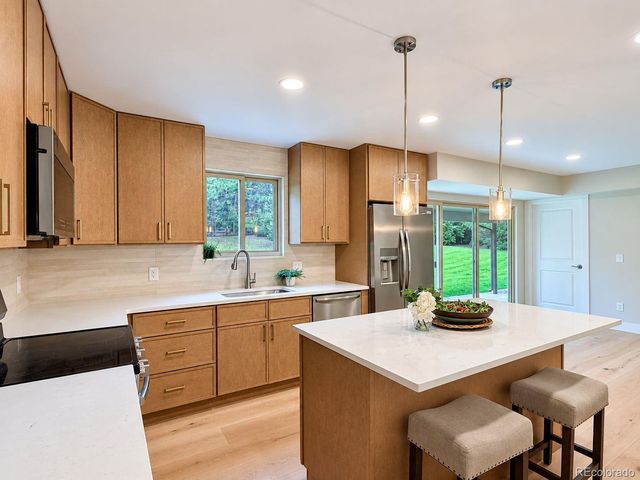 6184 S Benton Court, Littleton, CO 80123