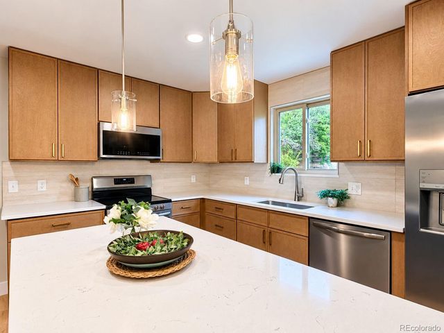 6184 S Benton Court, Littleton, CO 80123