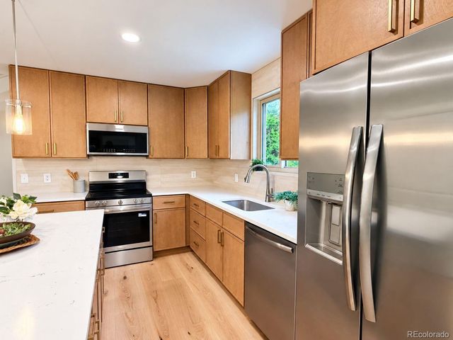 6184 S Benton Court, Littleton, CO 80123