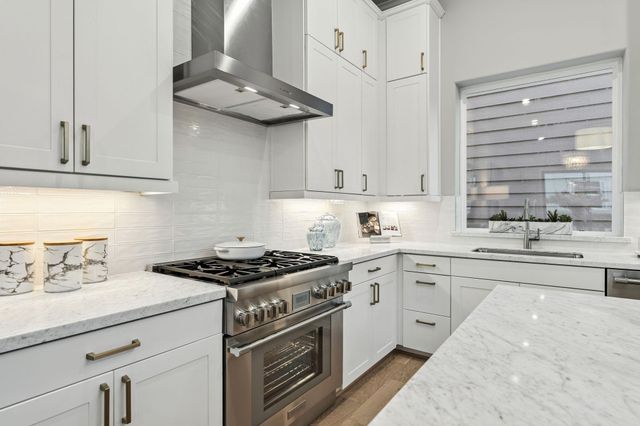 4030 Blossom Street, Houston, TX 77007