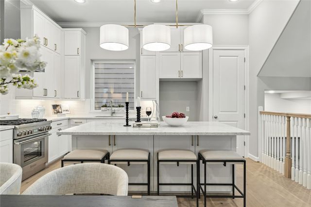 4030 Blossom Street, Houston, TX 77007