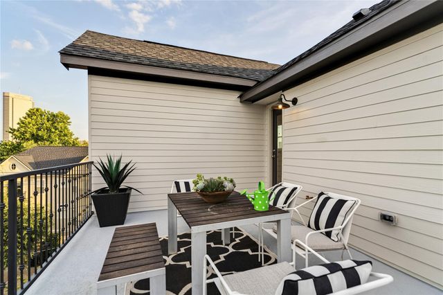 4030 Blossom Street, Houston, TX 77007