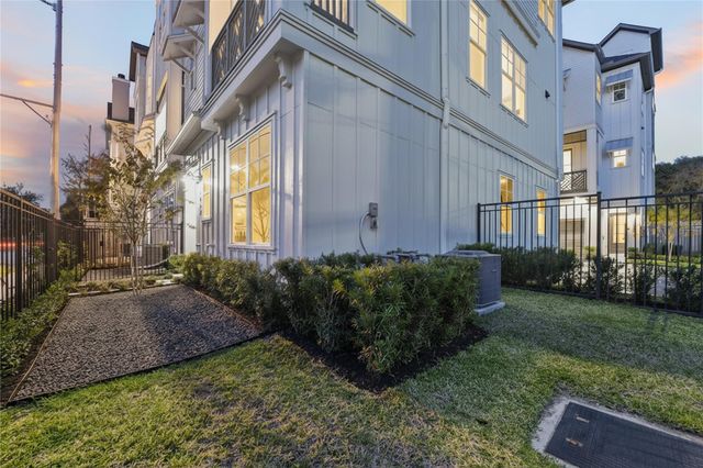 4030 Blossom Street, Houston, TX 77007