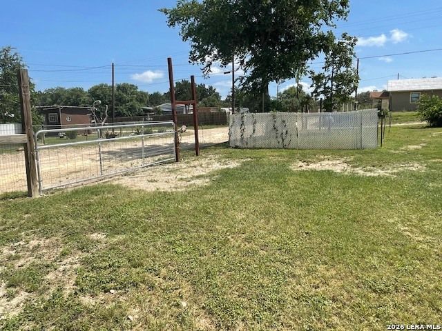 729 Saddle Dr, Bandera, TX 78003