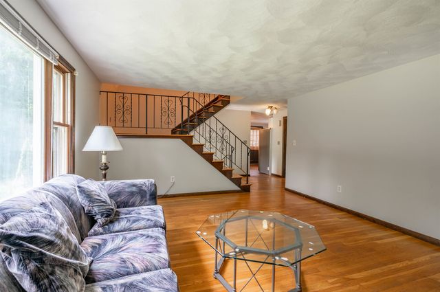 241 High Range Road, Londonderry, NH 03053