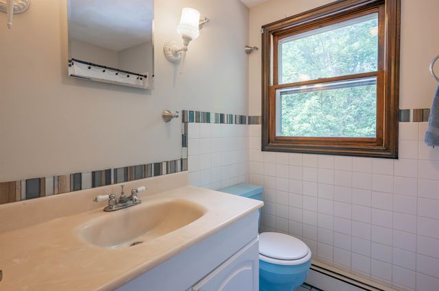 241 High Range Road, Londonderry, NH 03053