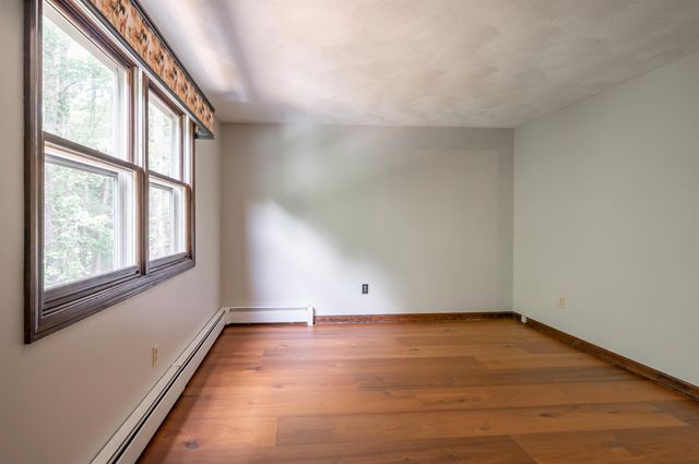 241 High Range Road, Londonderry, NH 03053