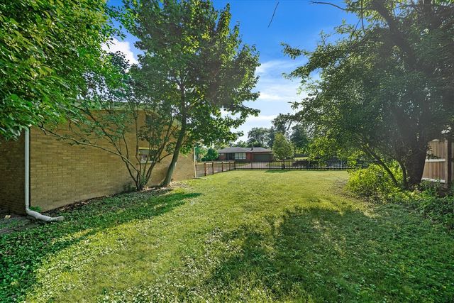 1609 Glastonbury Road, Ann Arbor, MI 48103