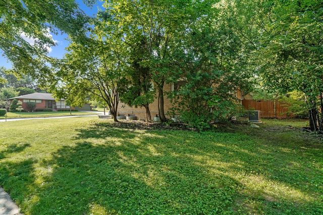 1609 Glastonbury Road, Ann Arbor, MI 48103