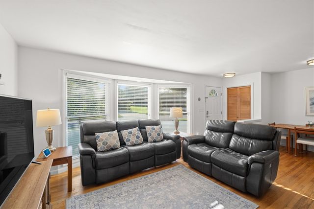 1609 Glastonbury Road, Ann Arbor, MI 48103