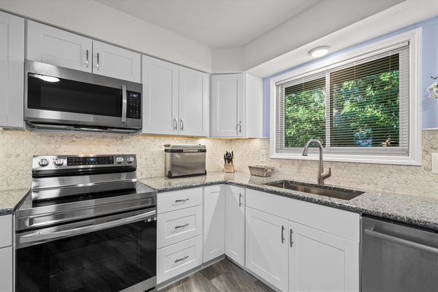 1609 Glastonbury Road, Ann Arbor, MI 48103