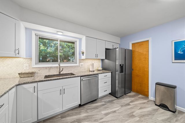 1609 Glastonbury Road, Ann Arbor, MI 48103