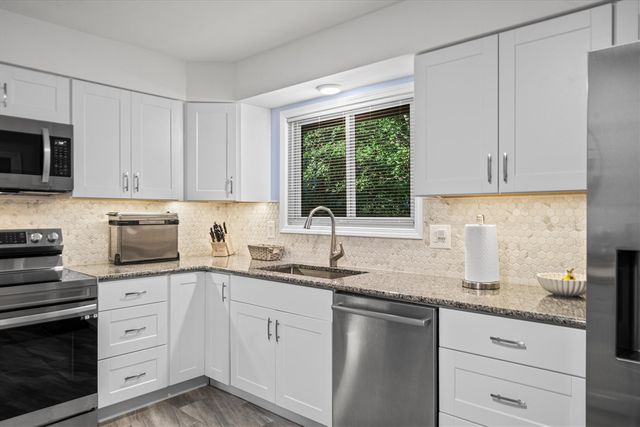 1609 Glastonbury Road, Ann Arbor, MI 48103
