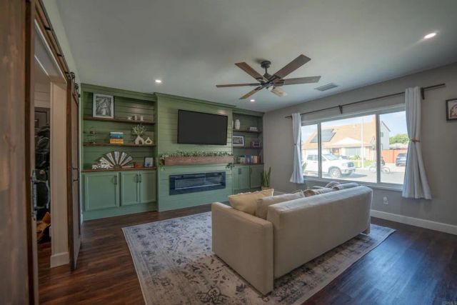 10046 Woodrose Avenue, Santee, CA 92071