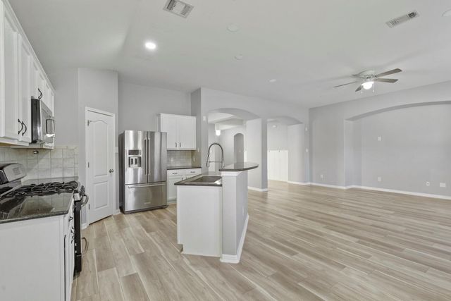 1207 Utopia LN, Hutto, TX 78634
