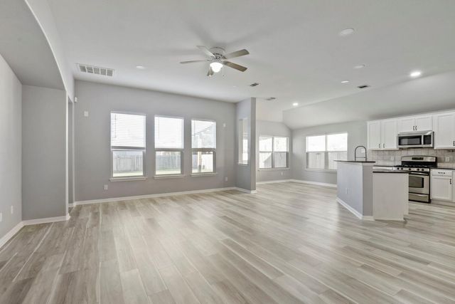 1207 Utopia LN, Hutto, TX 78634