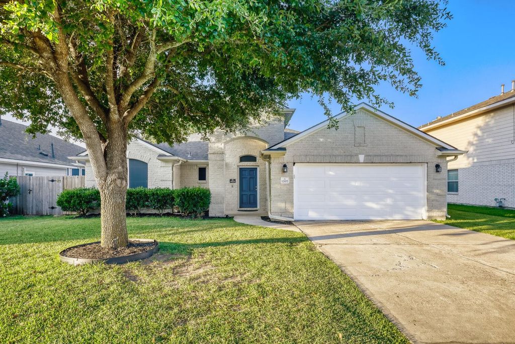 1207 Utopia LN, Hutto, TX 78634