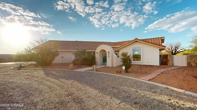 5301 Redman Road, Las Cruces, NM 88011