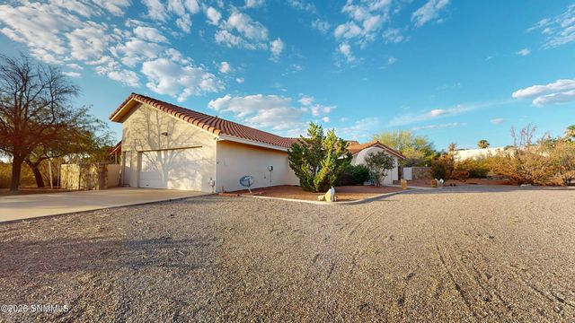 5301 Redman Road, Las Cruces, NM 88011