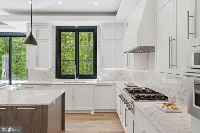 938 SAIGON RD, Mclean, VA 22102