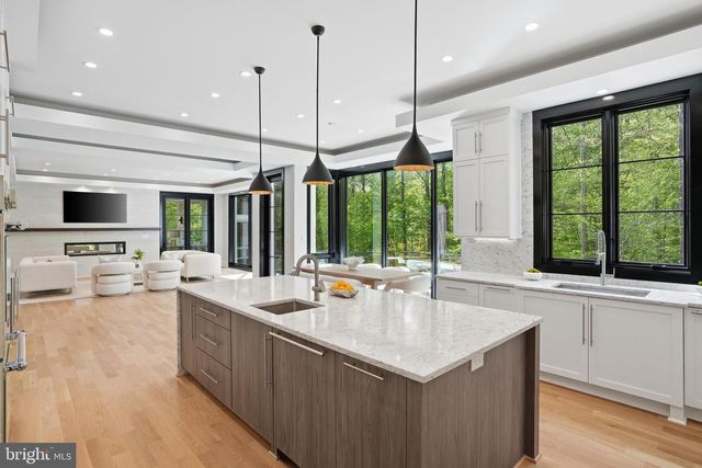 938 SAIGON RD, Mclean, VA 22102