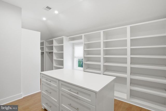 938 SAIGON RD, Mclean, VA 22102