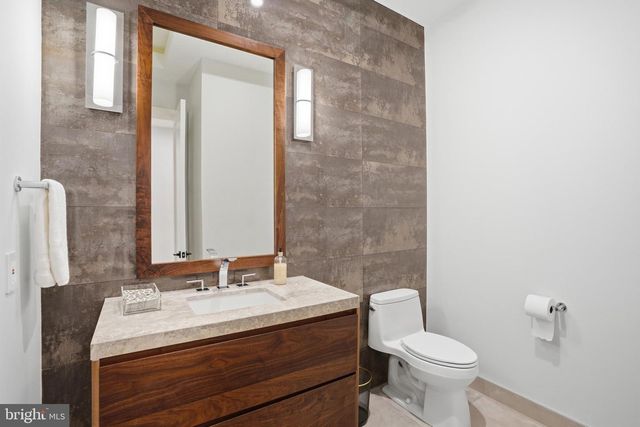 938 SAIGON RD, Mclean, VA 22102