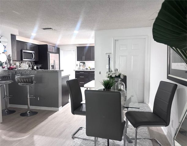 1543 Barcelona Way 530, Weston, FL 33327