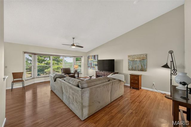 18 Farnsworth Court C, O'fallon, MO 63368
