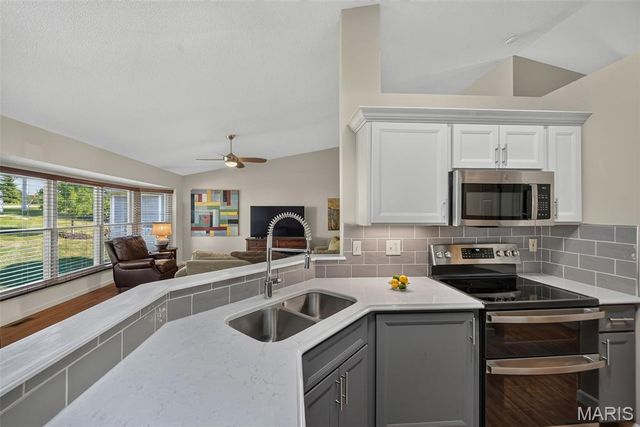18 Farnsworth Court C, O'fallon, MO 63368