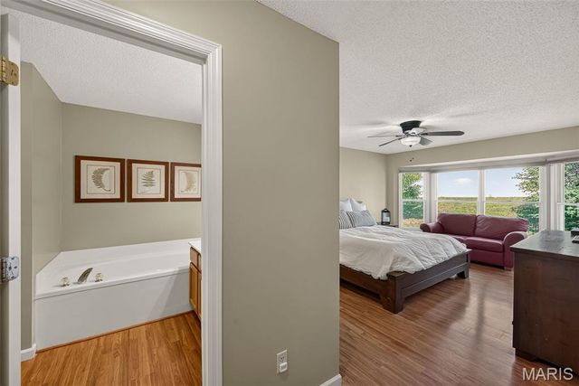 18 Farnsworth Court C, O'fallon, MO 63368