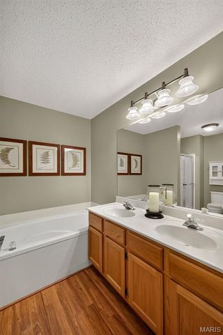 18 Farnsworth Court C, O'fallon, MO 63368