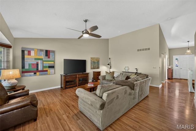 18 Farnsworth Court C, O'fallon, MO 63368