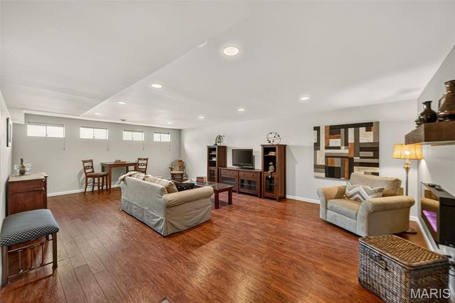 18 Farnsworth Court C, O'fallon, MO 63368
