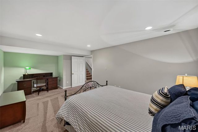 18 Farnsworth Court C, O'fallon, MO 63368