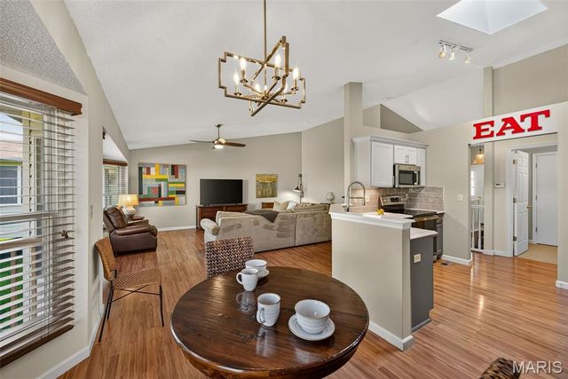 18 Farnsworth Court C, O'fallon, MO 63368
