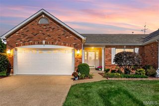 18 Farnsworth Court C, O'fallon, MO 63368