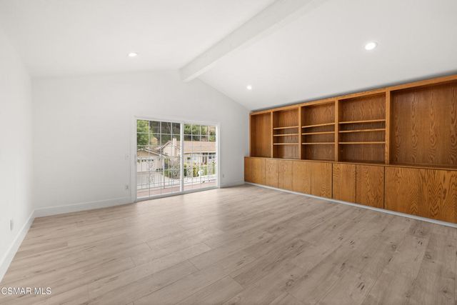 27917 Via Amistosa, Agoura Hills, CA 91301
