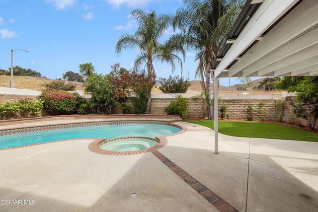 27917 Via Amistosa, Agoura Hills, CA 91301