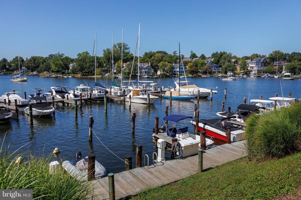 11 PRESIDENT POINT DR #A2, Annapolis, MD 21403